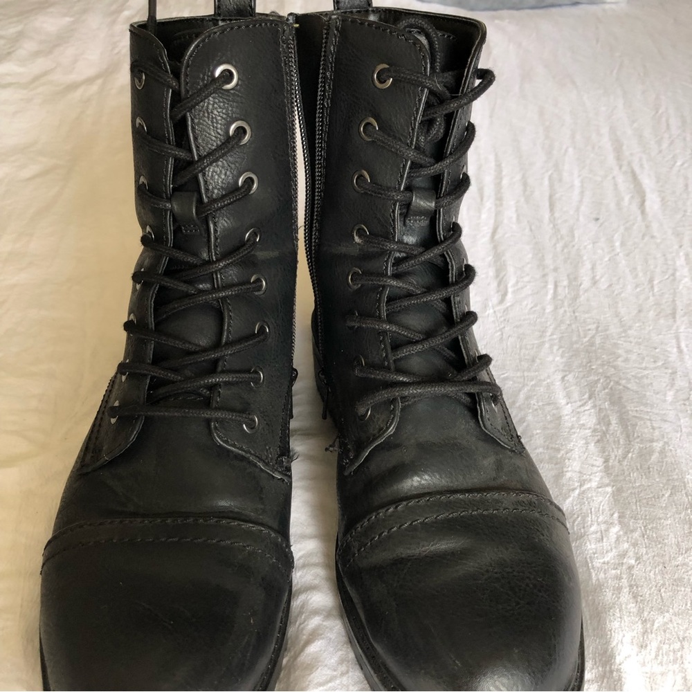 Universal thread moto boots